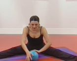 exercices de balle et étirements pour les enfants