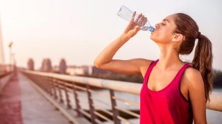 Conseils pour faire du sport en été - boire de l'eau