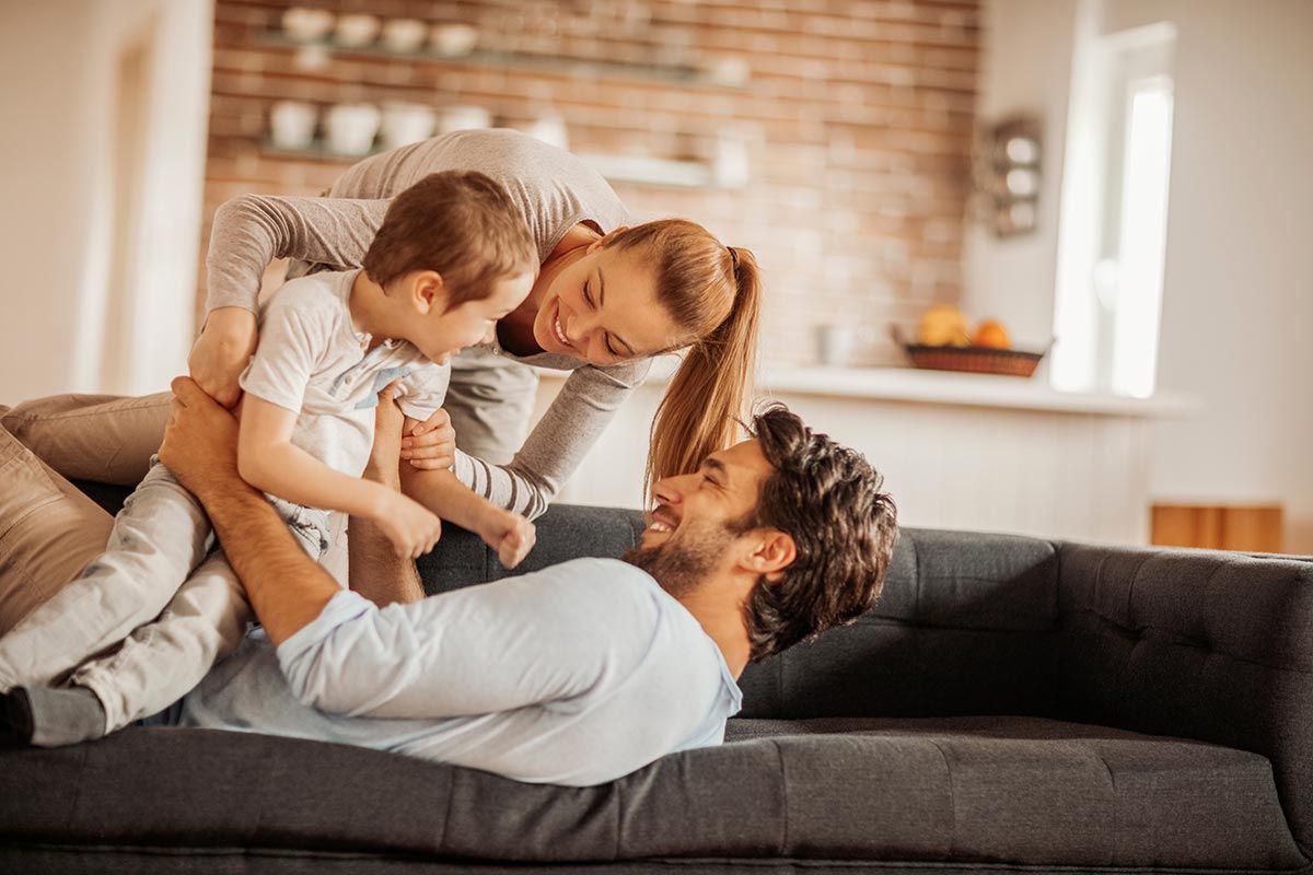 mère père aime les enfants
