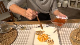 Miel aux noix, noisettes et mandarine